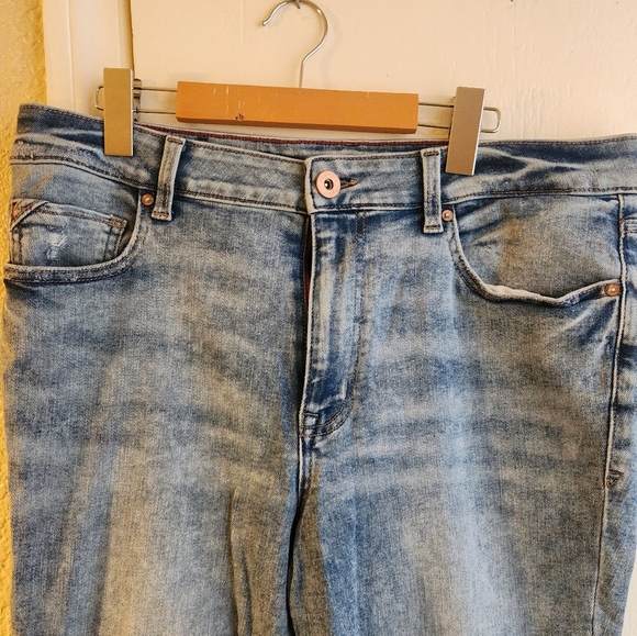 maurices edgely- Light wash flare jeans - Picture 5 of 7